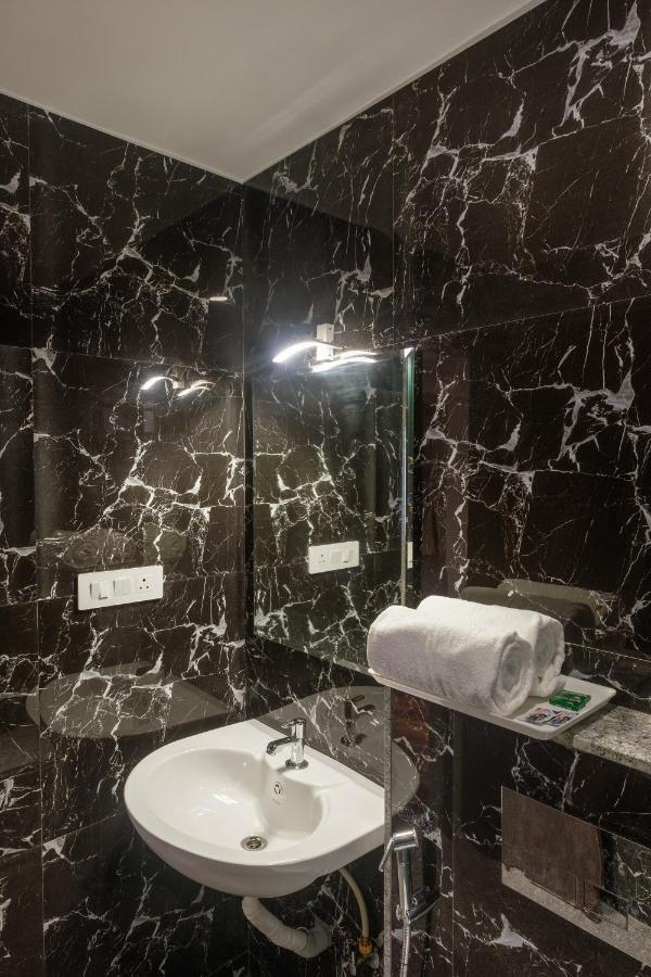 Hotel Opal Kolhapur Esterno foto