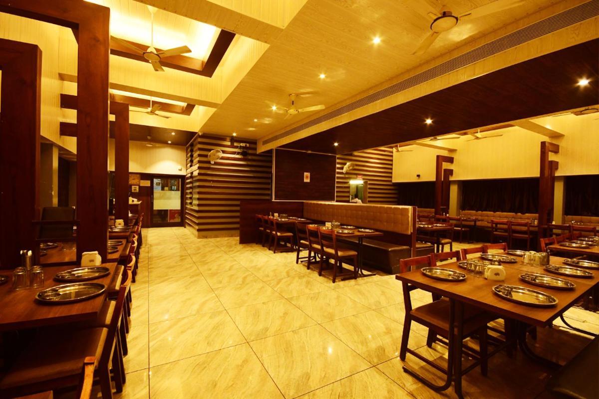 Hotel Opal Kolhapur Esterno foto