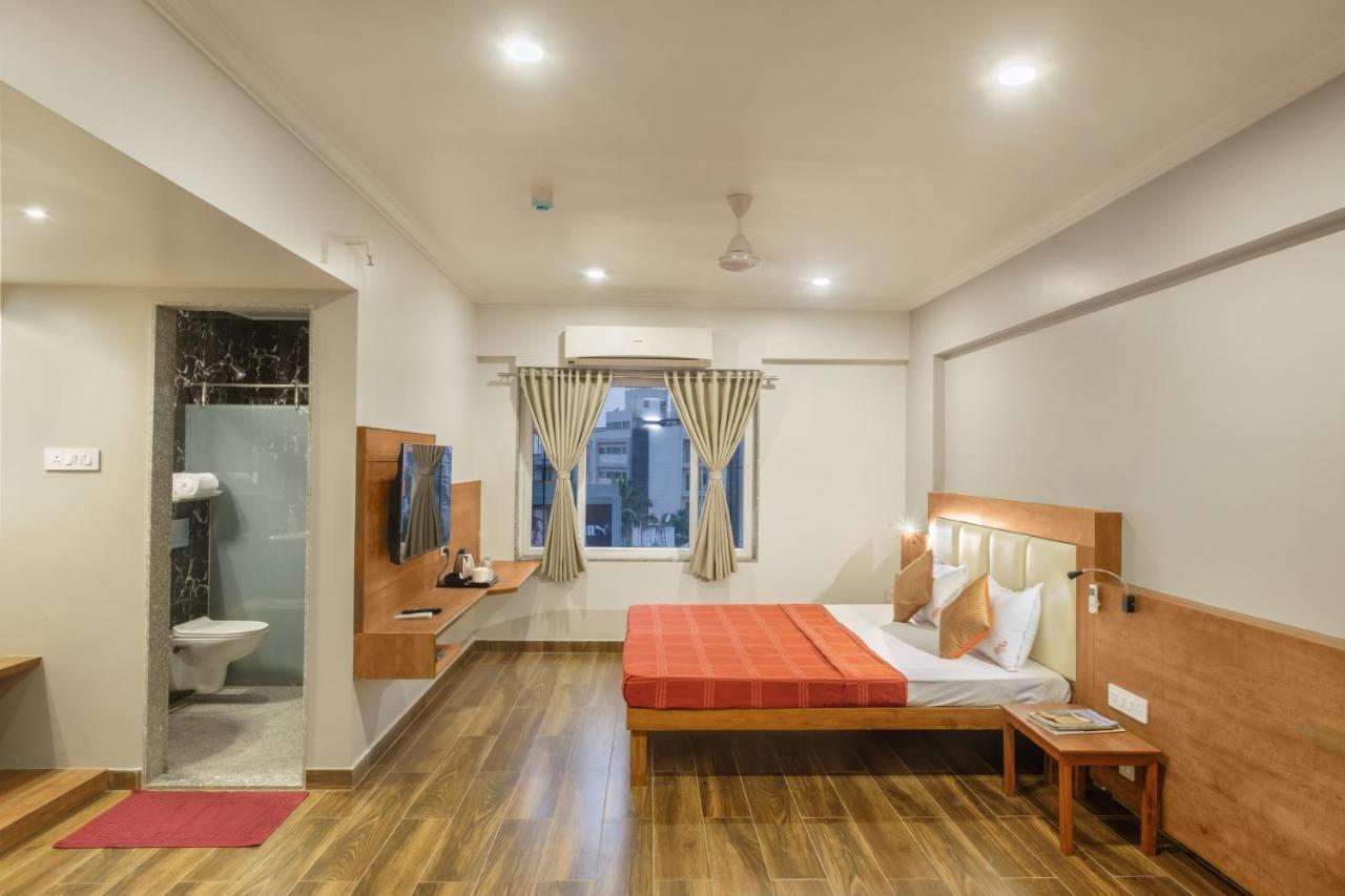 Hotel Opal Kolhapur Esterno foto