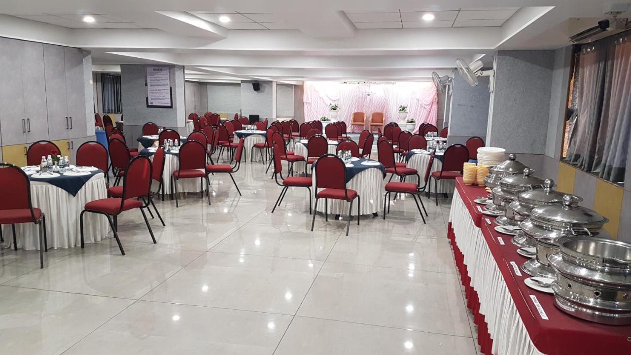 Hotel Opal Kolhapur Esterno foto