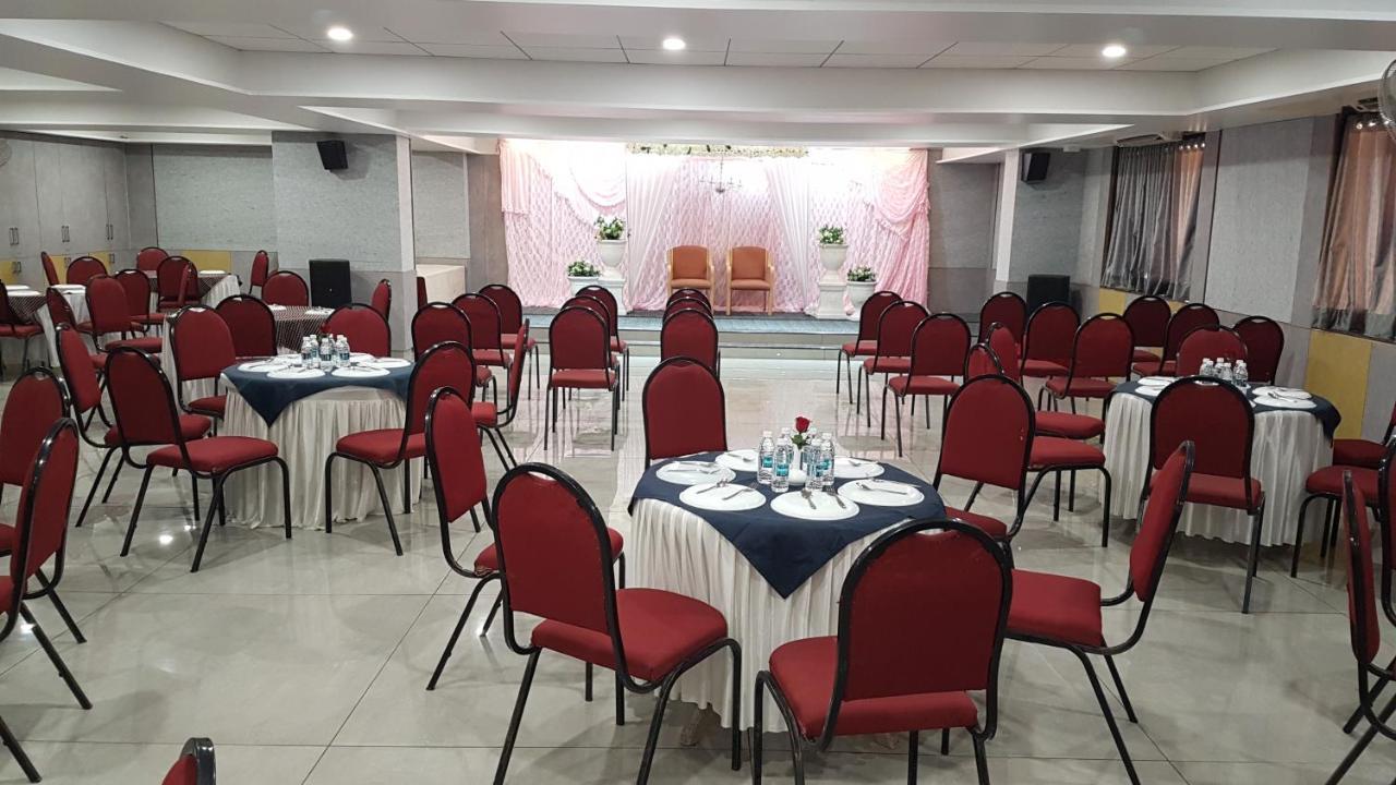 Hotel Opal Kolhapur Esterno foto