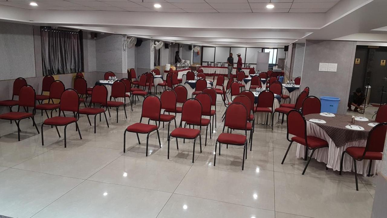 Hotel Opal Kolhapur Esterno foto