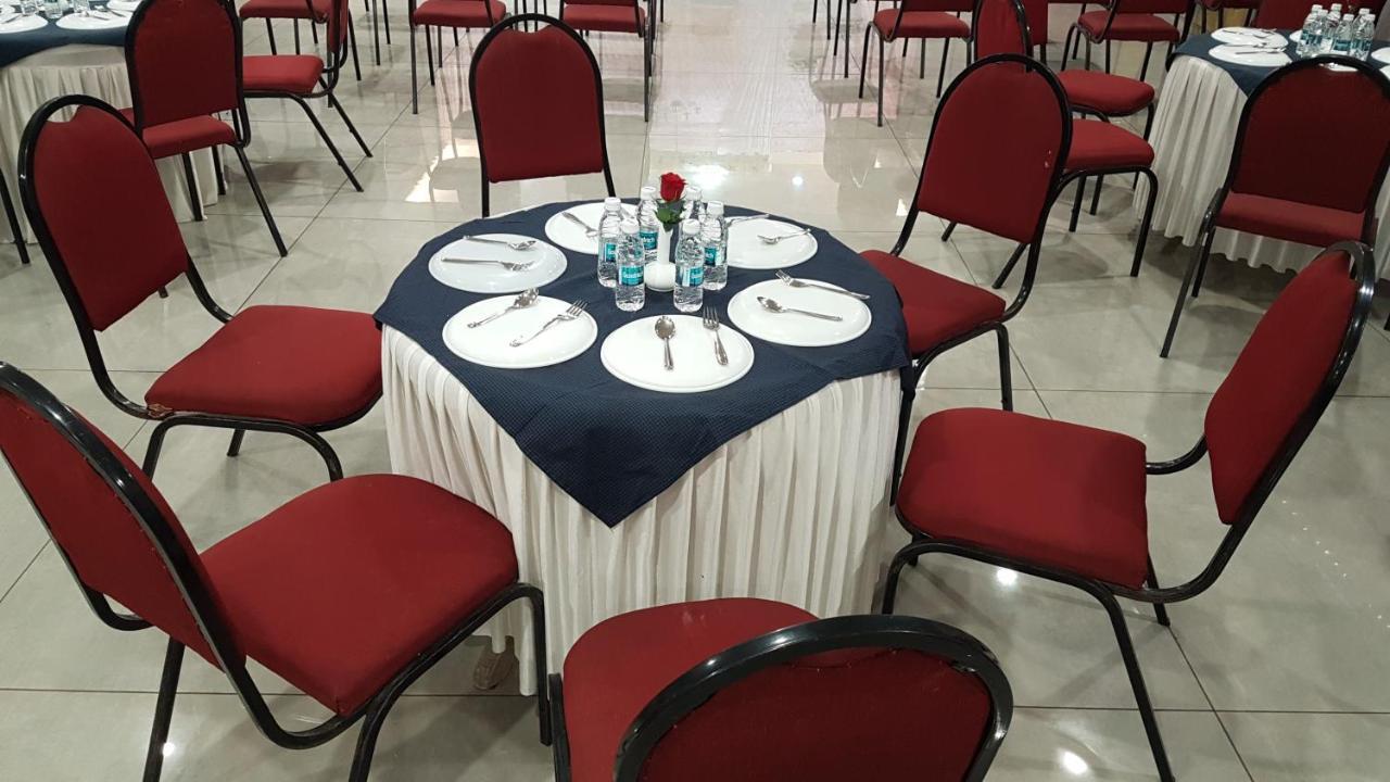 Hotel Opal Kolhapur Esterno foto