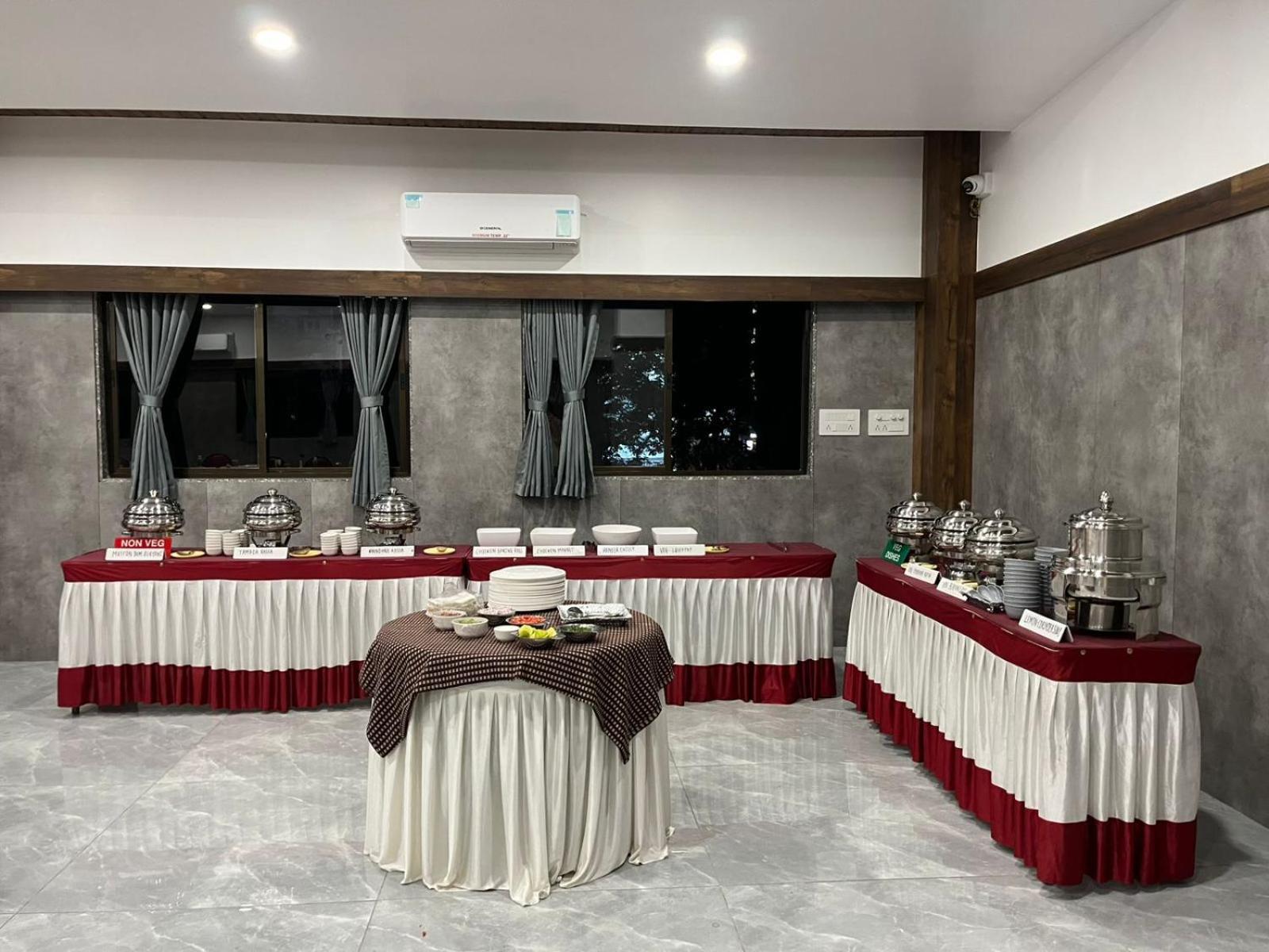 Hotel Opal Kolhapur Esterno foto