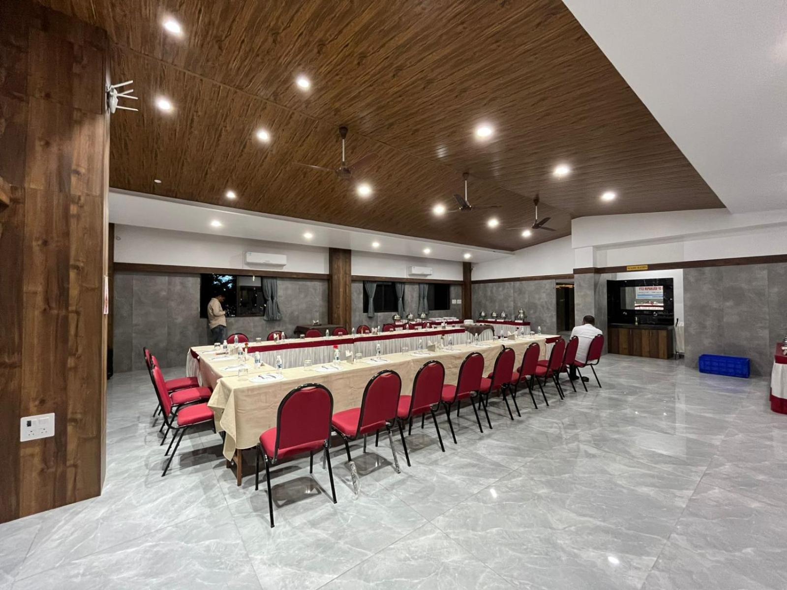 Hotel Opal Kolhapur Esterno foto